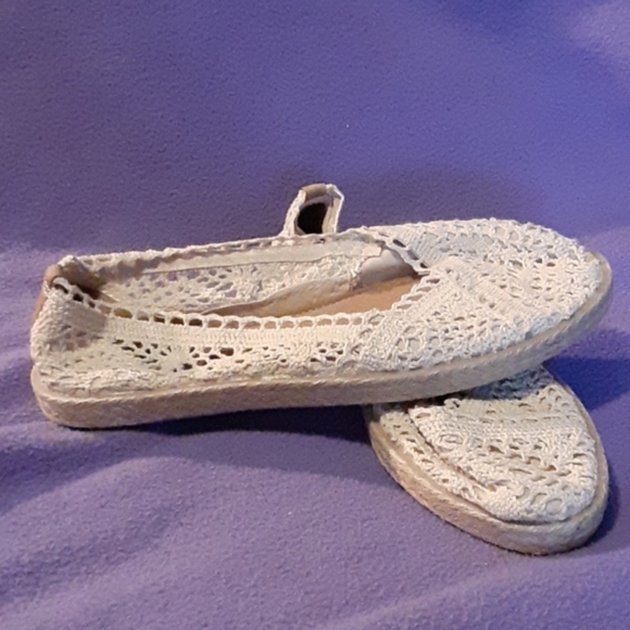 Time and Tru Shoes - Memory foam canvas flats